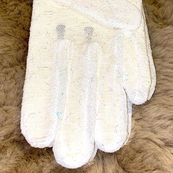 Vtg 1950's Fownes White Lace Gloves w/ Opalescent Pink Tinsel OS BNWT - Picture 2 of 8